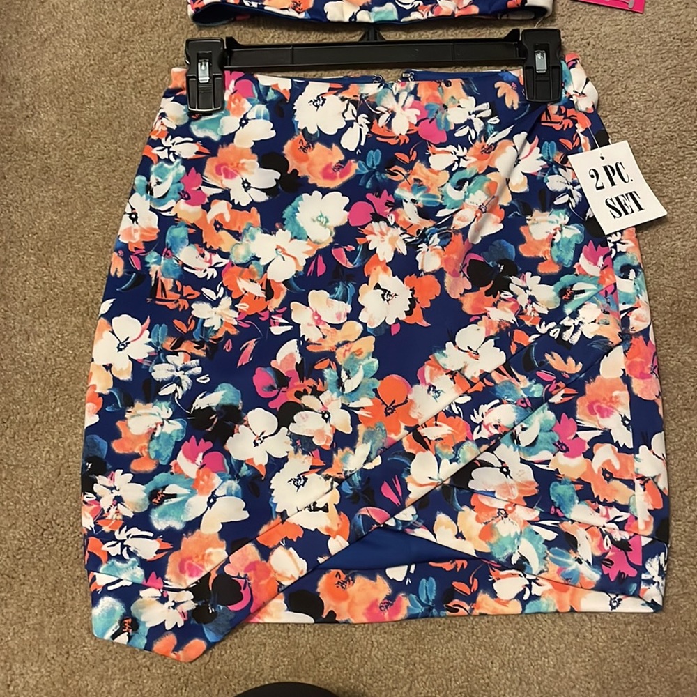 2 piece set - Picture 3 of 4
